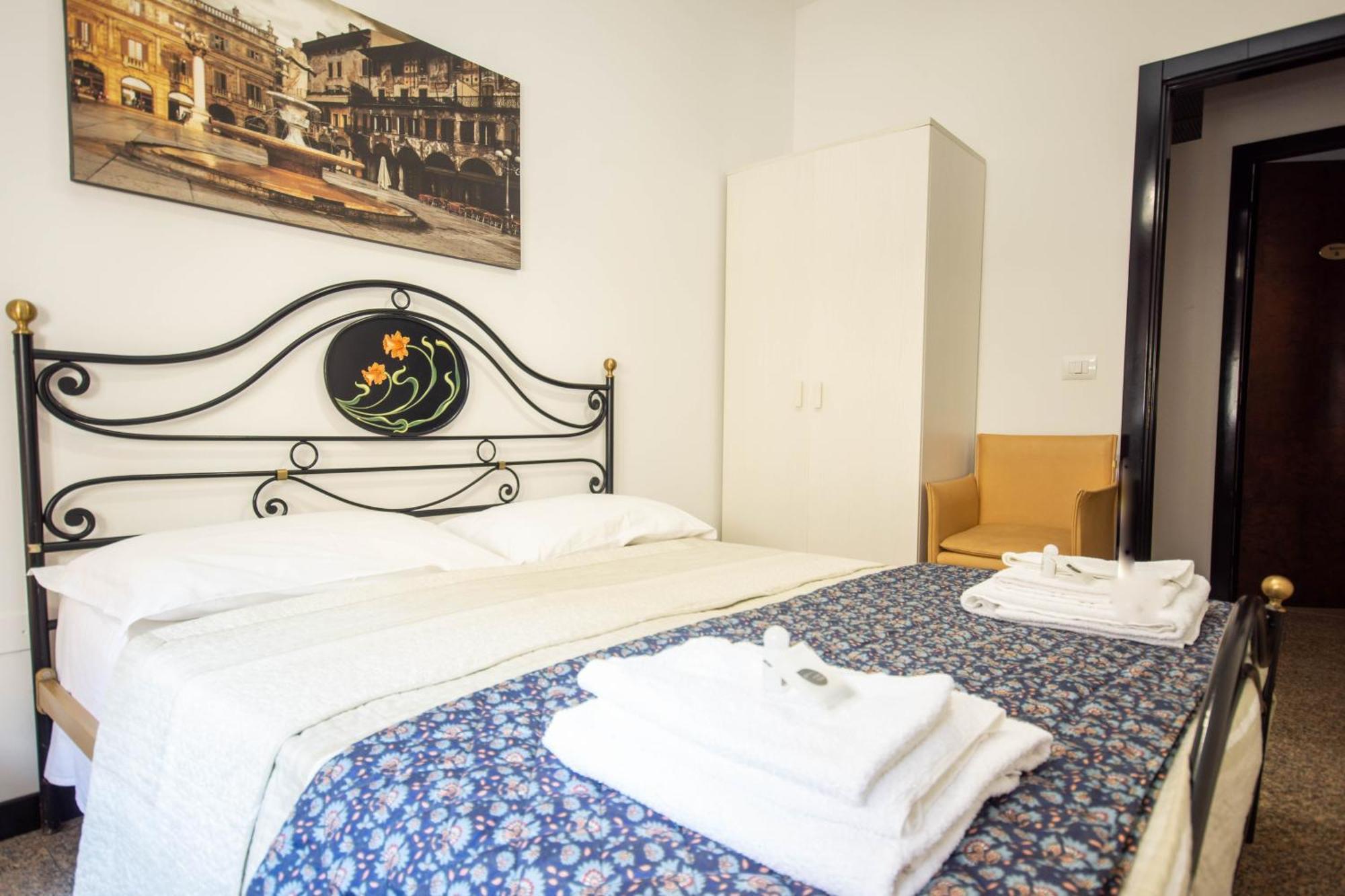 Residenza Bra Rooms Verona Bagian luar foto