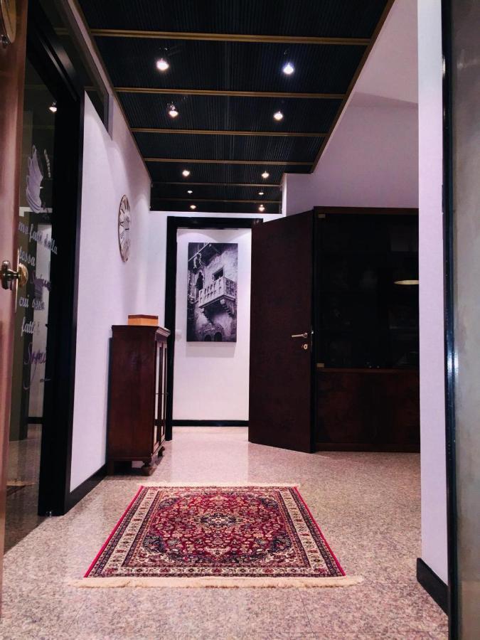 Residenza Bra Rooms Verona Bagian luar foto